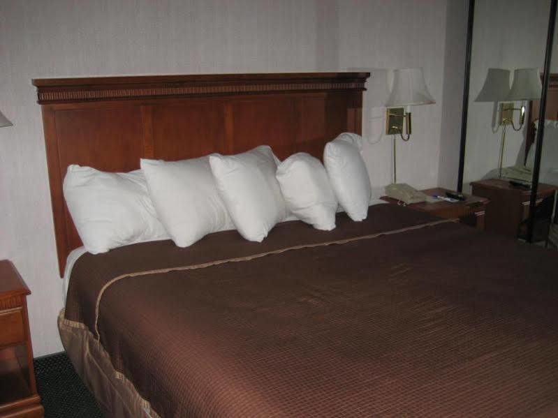 Quality Inn & Suites Хантингтон-Бич Экстерьер фото