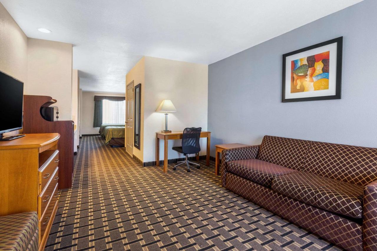 Quality Inn & Suites Хантингтон-Бич Экстерьер фото